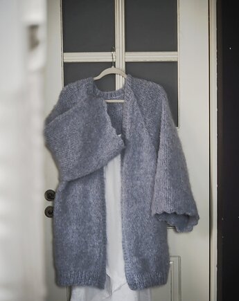 Niebo Kimono, Karolina Herra