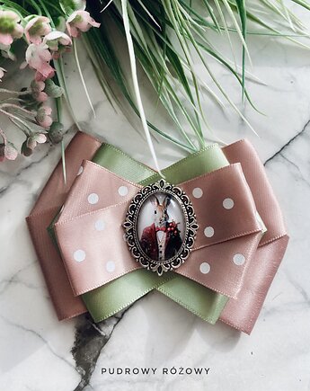 Brosza z Zającem  zamkniętym  pod kaboszonem NEW Wielkanoc, Pudrowy Różowy