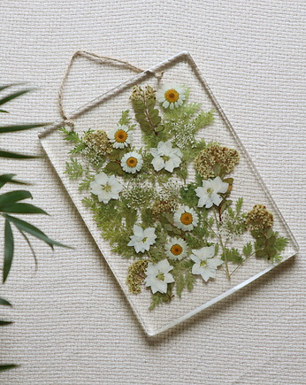 Obrazek z białymi kwiatami w żywicy, Floral Home