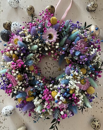 Wianek naturalny ze stabilizowanej kolorowej gipsówki, Zamotana z pasją