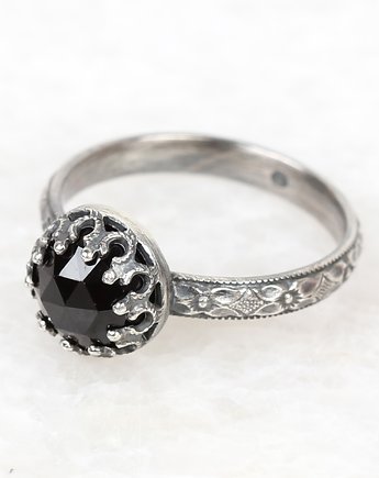 Srebrny oksydowany pierścionek Princess ze spinelem w stylu Vintage, Blooming Stones