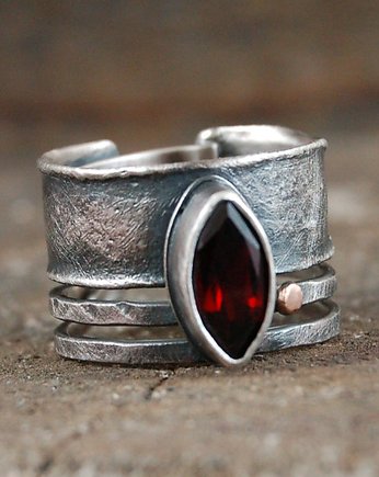 Pierścionek Granat, złoto, mzstudio