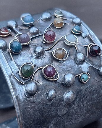 Układy scalone - bransoletka regulowana, po drugiej stronie lustra