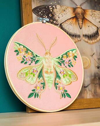 Kwiecista ćma floral pink, Plasun