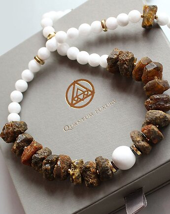 Stabilność na fali zmian - surowy bursztyn, jadeit, hematyt, KEIT