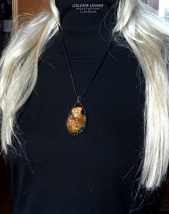 Bałtyckie bursztyny mleczne w unikatowym wisiorku ręcznie robionym prezent lux, Galeria Limart