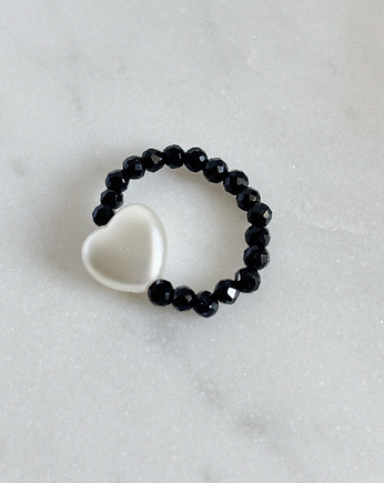 Pierścionek elastyczny Onyks z sercem, Chmolowska Jewellery