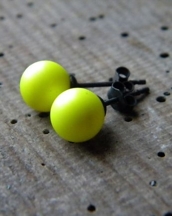 neon yellow, Beata Trotter