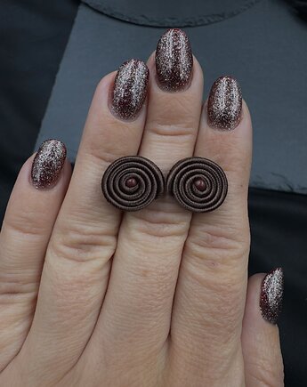 Czekoladowe sztyfty, Biżuteria Beatrice