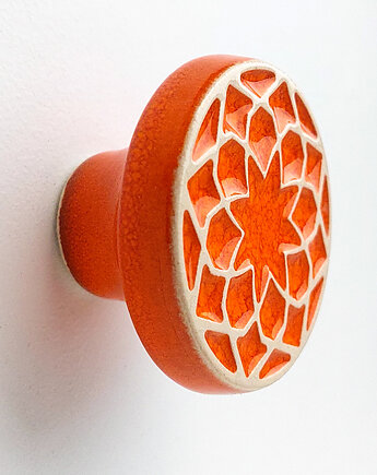 Gałka do mebli pomarańczowa z jasnym ornamentem, wz.1, pracowniazona
