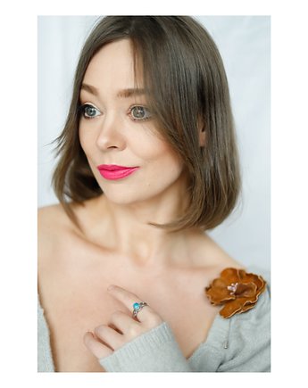Broszka kwiat skórzana, Celina Parysów