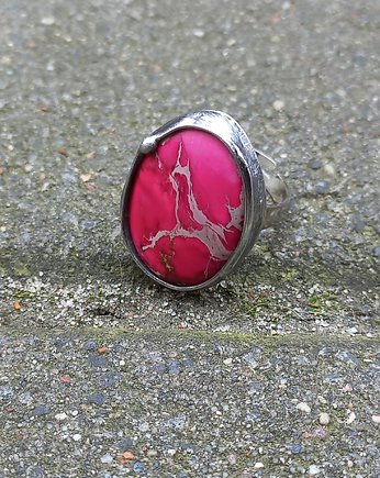 Pink - pierścionek regulowany, po drugiej stronie lustra