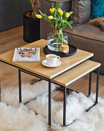 VERA- komplet stolików  z drewnianym blatem, Papierówka Simple form of furniture