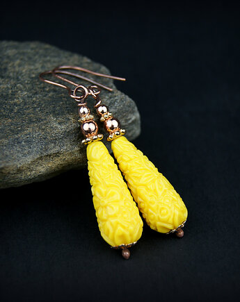 Kolczyki żółte krople z rzeźbionych kamieni, Blue Pearl Art