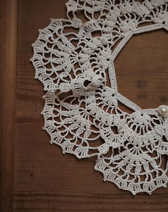 Szydełkowy koronkowy kołnierzyk wzór vintage, Niebieski Zagajnik