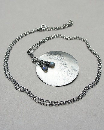 Ful moon vol. 2  -  naszyjnik, Katia i krokodyl