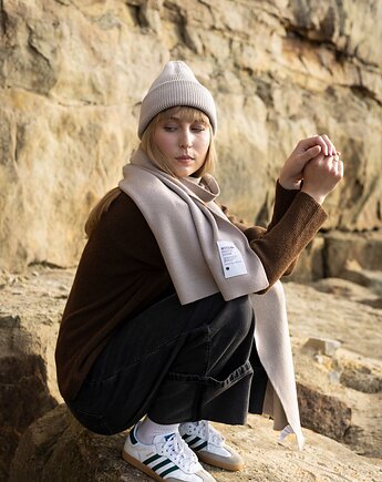 Czapka Inari z wełny merino w kolorze beżowym, Woolish