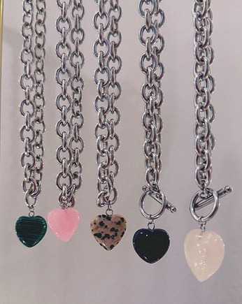 Naszyjnik łańcuch z serduszkiem z kamienia, Abrazo.jwlr