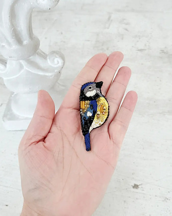 Broszka PTAKI SIKORKA 2 ręcznie haftowana przypinka koraliki haft, HAART