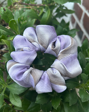 Jedwabna gumka scrunchie z upcyclingu, Lush from trash