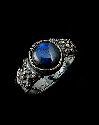 Pierścionek labradoryt w deszczu srebra, Pracownia Neores