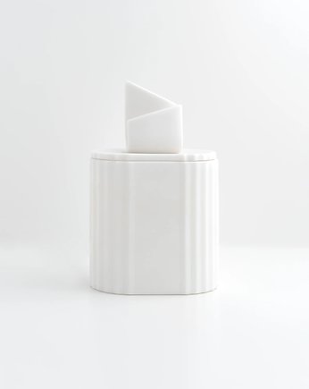 Uneven - pojemnik z porcelany Parian, Kyuka Design