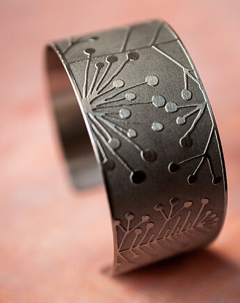 Wytrawiana brasoleta z autorską grafiką, Wierzbanowska