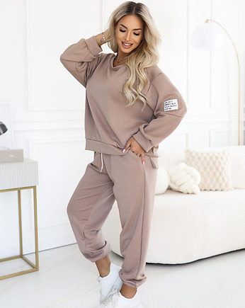 689-1 Komplet dresowy damski z bluzą oversize i spodniami - cappucino, NUMOCO