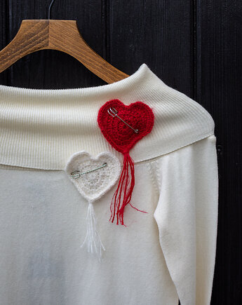 Serduszko broszka z agrafką, Margo pracownia szydełkowa