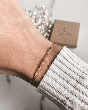 Bransoletka na nici kamień słoneczny minimalistyczna, Tiny Stone