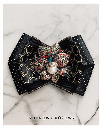 Brosza /naszyjnik z kwiatem z kolorowymi kryształkami i perłą, Pudrowy Różowy