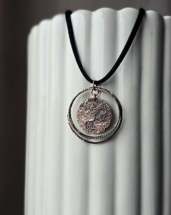 Naszyjnik pełnia księżyca, Dziki Królik