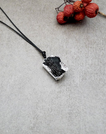 Turmalin surowy wisiorek No 2, galeria nuit