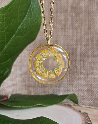 Złoty wianuszek z kwiatów żółte wisiorek, zkwiatem