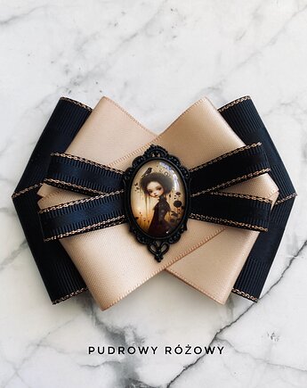 Brosza z niesamowitą grafiką   zamkniętą pod kaboszonem NEW, Pudrowy Różowy