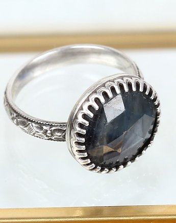Srebrny oksydowany pierścionek Princess z szafirem w stylu Vintage, Blooming Stones