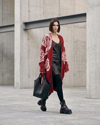 Spektakularny kardigan w róże, czerwony, BIENKOVSKA