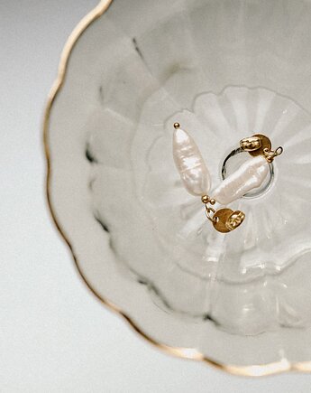 Kolczyki z podłużnej perły, Konevka store