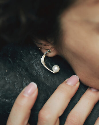 PEARL / glossy silver earrings with white pearl, Filimoniuk
