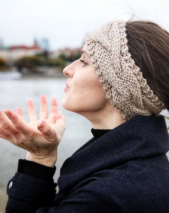 Beżowa wełniana opaska warkoczowa, Holy Alpaca Knit