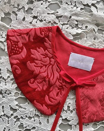 Kołnierzyk Rossa, Prześwity