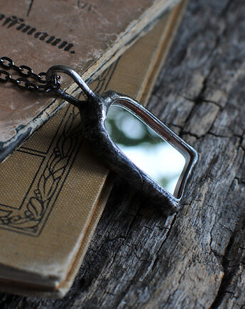 Lustrzany portal, MARIAELA