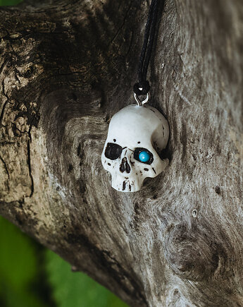 Wisior Czaszka z Niebeskim Okiem, Nest of Bones