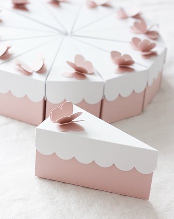 Różowe motyle. Pudełko kawałek tortu, papierkarnia
