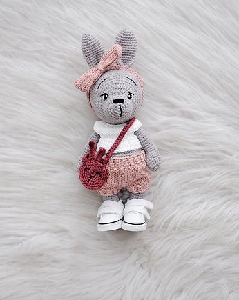 Szarak w ubrankach, Lollipop