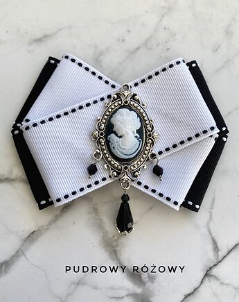 Brosza Kamea Styl Glamour Dama Kameliowa z paciorkami, Pudrowy Różowy