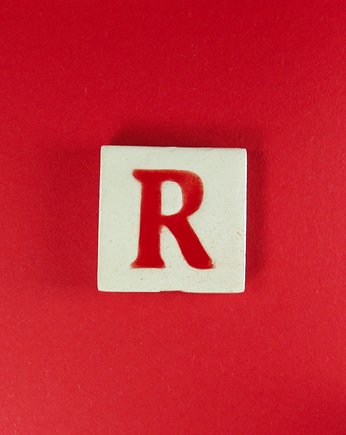 Ceramiczny magnes, czerwona literka R, M.J