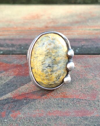 Piasek - pierścionek regulowany, po drugiej stronie lustra