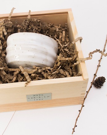 Biała czarka do herbaty matcha w drewnianym pudełku II, Mazurek and things