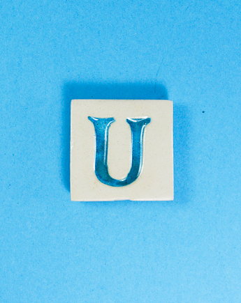 Ceramiczny magnes, niebieska literka U, M.J